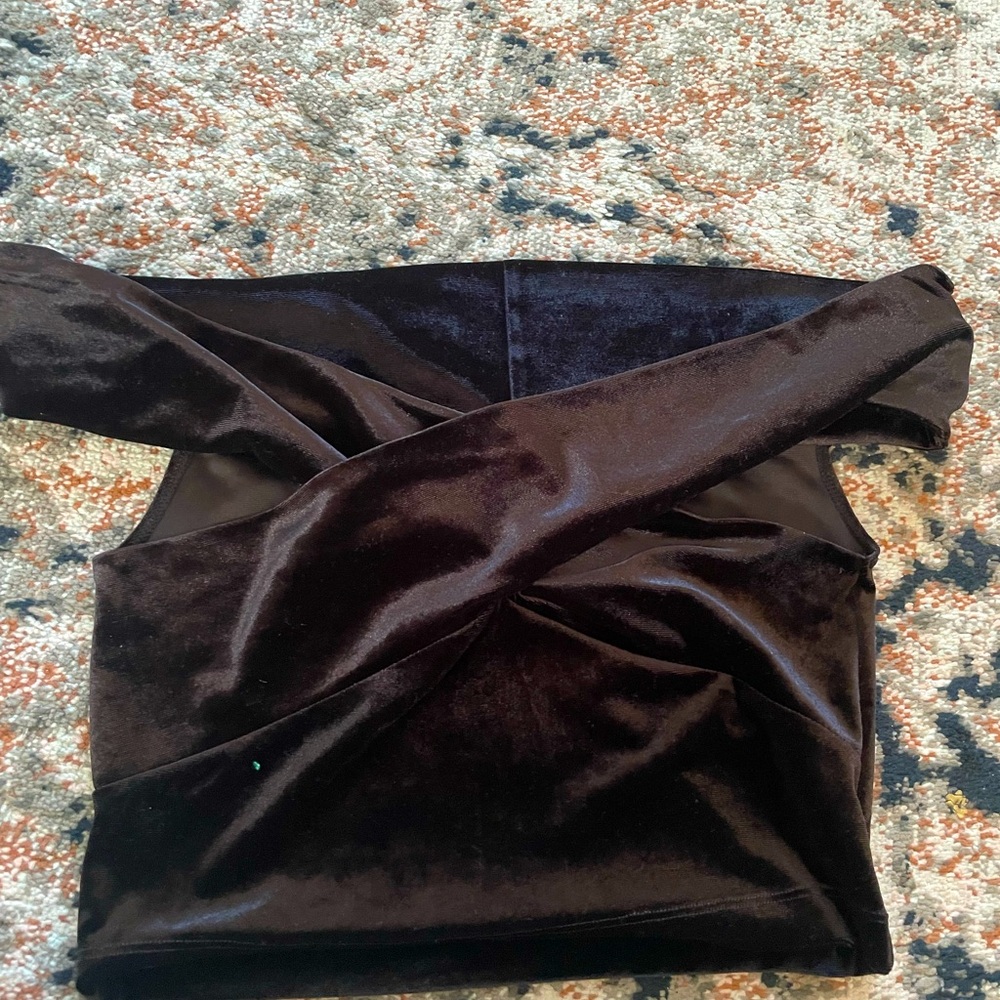 Dynamite off the shoulder crisscross velvet crop top in size medium